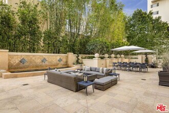 10727 Wilshire Blvd in Los Angeles, CA - Building Photo - Building Photo