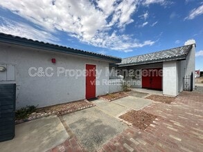 26314 Driftwood Ln in Helendale, CA - Building Photo - Building Photo