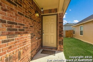 7710 Stable in San Antonio, TX - Building Photo - Building Photo