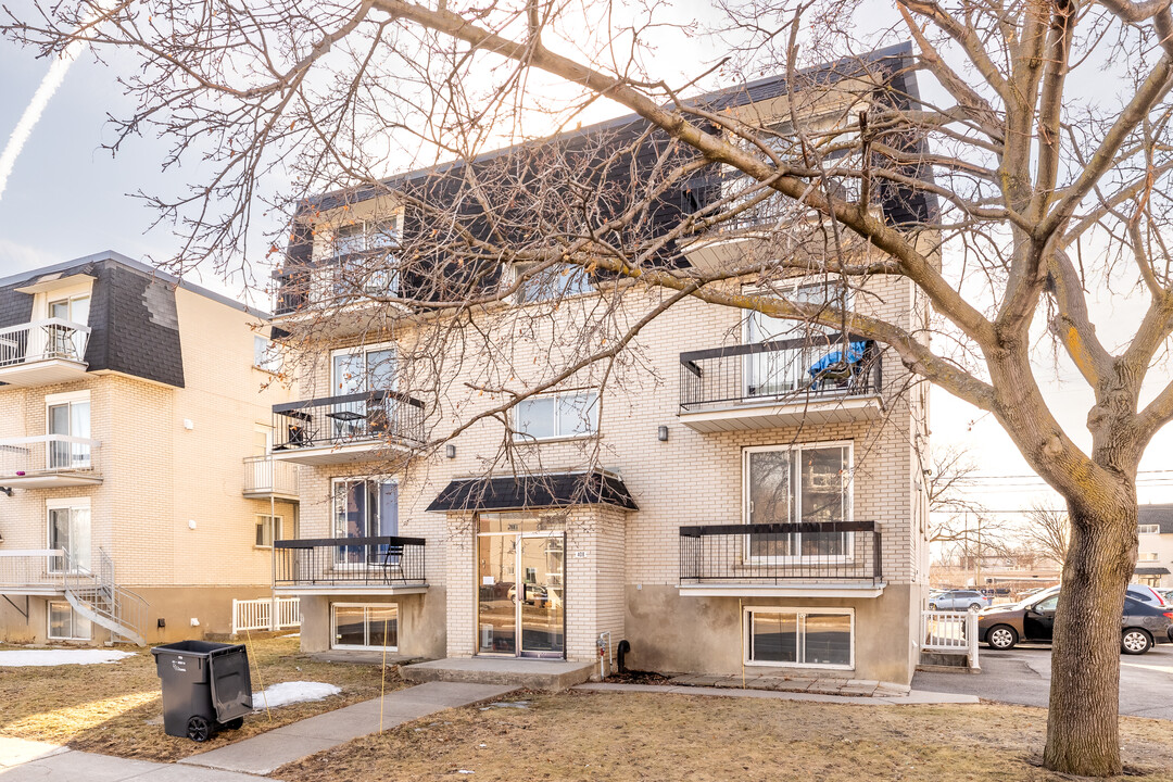 408 Robin Boul in Laval, QC - Building Photo