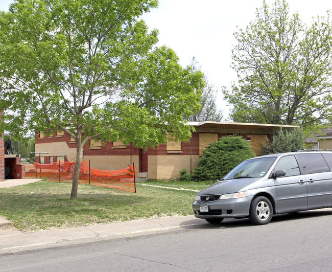 1950 Beeler St in Aurora, CO - Building Photo - Building Photo