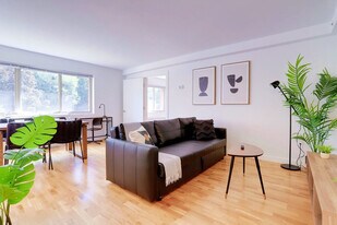1310 N Oak St in Arlington, VA - Building Photo
