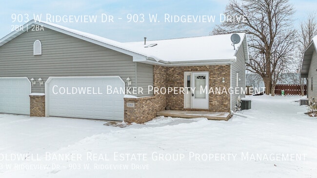 903 W Ridgeview Dr in Appleton, WI - Building Photo - Building Photo
