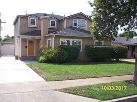 12566 Woodbine St in Los Angeles, CA - Building Photo