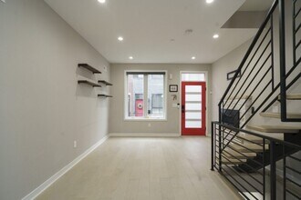 1449 N Myrtlewood St in Philadelphia, PA - Foto de edificio - Building Photo