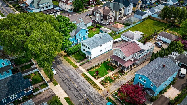 326 Grovers Ave in Bridgeport, CT - Building Photo - Building Photo