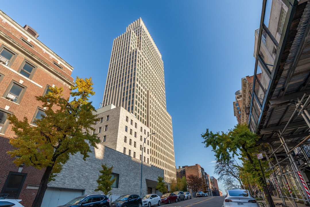 Vandewater in New York, NY - Building Photo