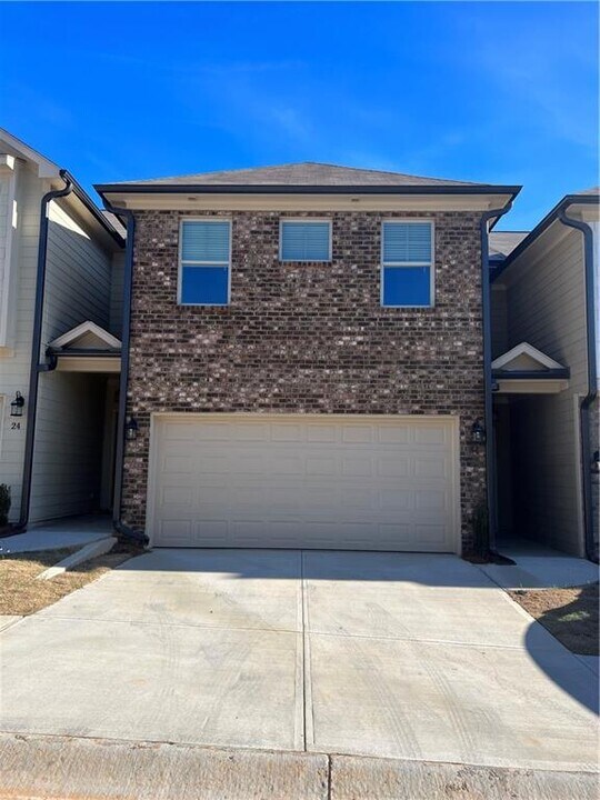 34 Dewey Rd in Lilburn, GA - Building Photo