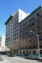 223 W 80th St in New York, NY - Building Photo - Building Photo