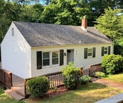 523 Josephine St in East Mckeesport, PA - Building Photo