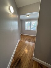 130 Cummins Hwy, Unit 1 in Boston, MA - Building Photo - Building Photo