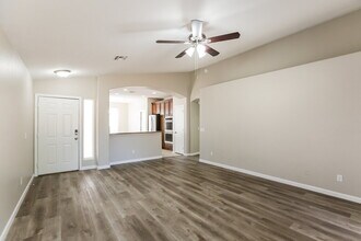 5752 E Garnet Ave in Mesa, AZ - Building Photo - Building Photo