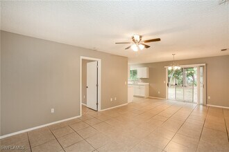 3793 Lorton Ave in North Port, FL - Foto de edificio - Building Photo
