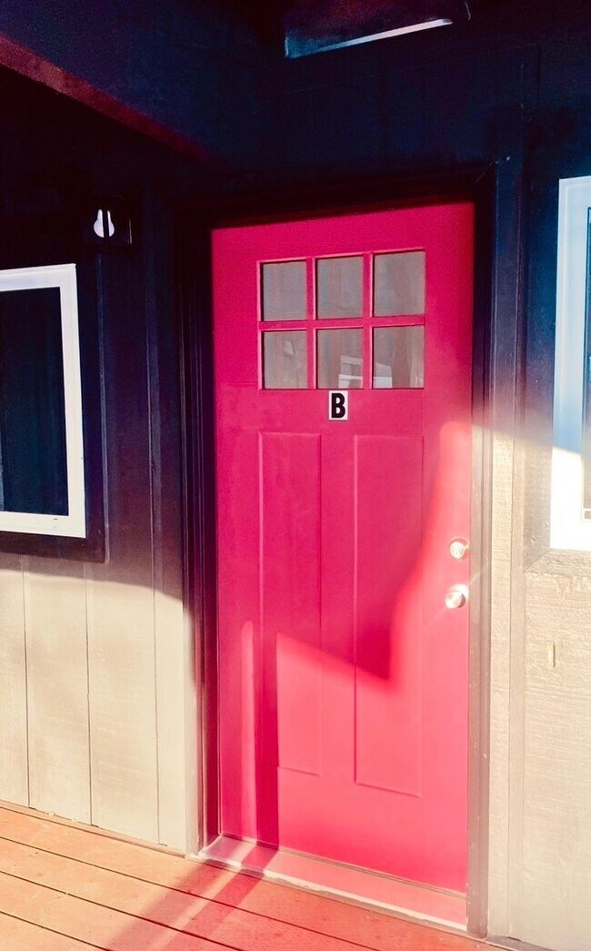 2718 Lee St in Anchorage, AK - Building Photo - Building Photo