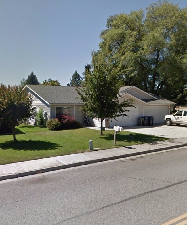1606 E Best Ave