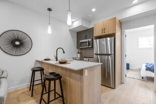 9811-9153 153 St NW in Edmonton, AB - Building Photo