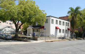 870 S Gramercy Dr in Los Angeles, CA - Building Photo - Building Photo