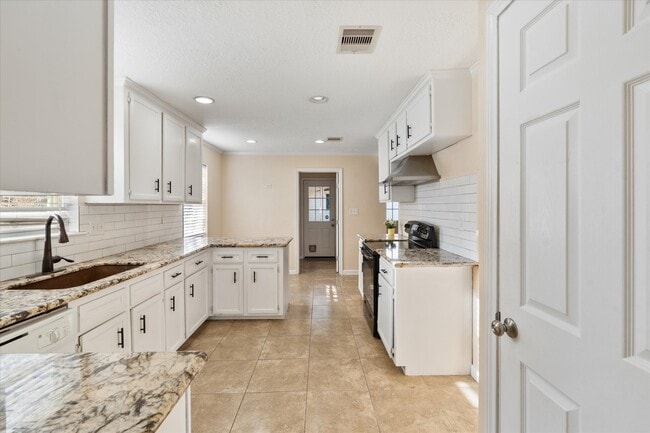 16930 Stardale Ln in Friendswood, TX - Building Photo - Building Photo