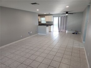 118 NE 16th Pl in Cape Coral, FL - Building Photo - Building Photo