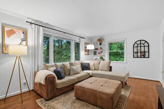 1946 Terry Mill Rd SE in Atlanta, GA - Foto de edificio - Building Photo