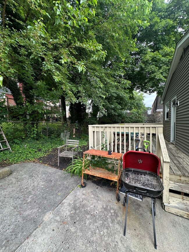 property at 8 Newton St