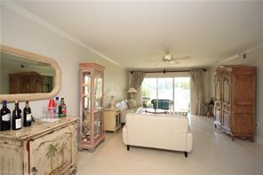 337 Robin Hood Cir-Unit -104 in Naples, FL - Building Photo - Building Photo