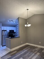 2871 N Oakland Forest Dr in Oakland Park, FL - Building Photo