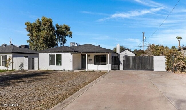 property at 2320 E Whitton Ave