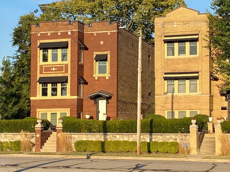 108 S Notre Dame Ave in South Bend, IN - Building Photo