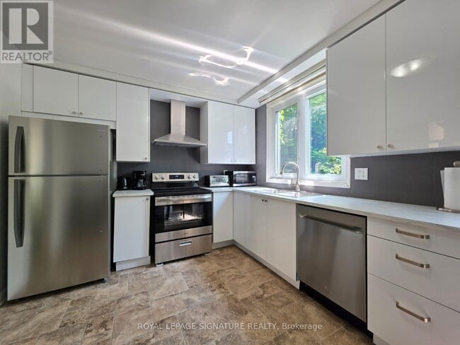 property at 12 Lacewood Crescent
