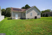 11752 Crisfield Ln in Princess Anne, MD - Foto de edificio - Building Photo