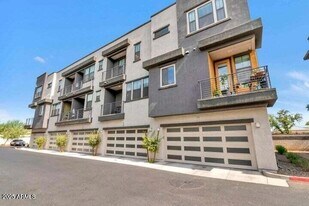 2090 S Dorsey Ln in Tempe, AZ - Building Photo