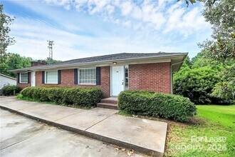 1005 Rainbow Dr in Kannapolis, NC - Building Photo - Building Photo