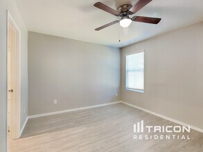 10247 Devon Wheel St in San Antonio, TX - Building Photo - Building Photo