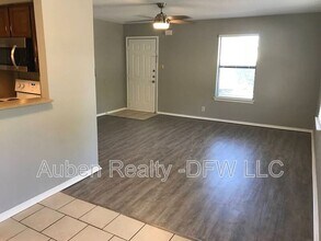 118 Maple St in Arlington, TX - Building Photo - Building Photo