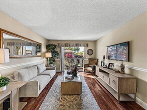 2320 Conway Rd in Orlando, FL - Building Photo - Building Photo