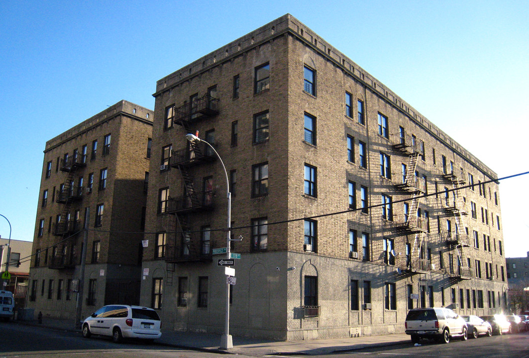 2000 Prospect Ave in Bronx, NY - Building Photo