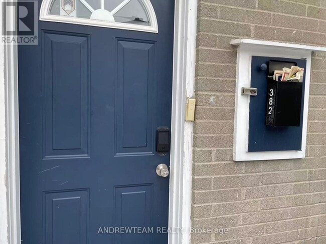 382 Lynett Crescent in Richmond Hill, ON - Building Photo - Building Photo