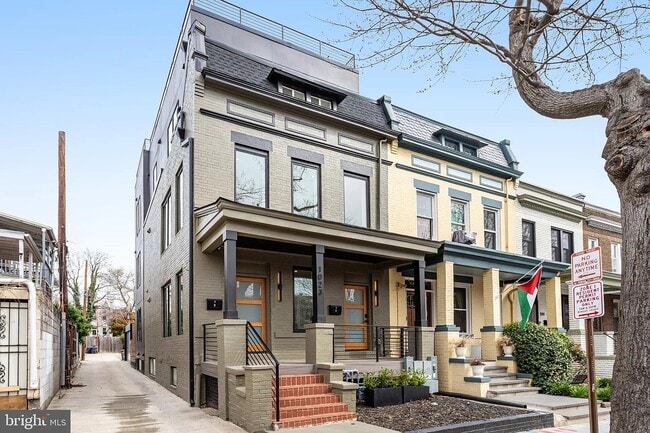 1023 Irving St NW, Unit 2 in Washington, DC - Building Photo - Building Photo