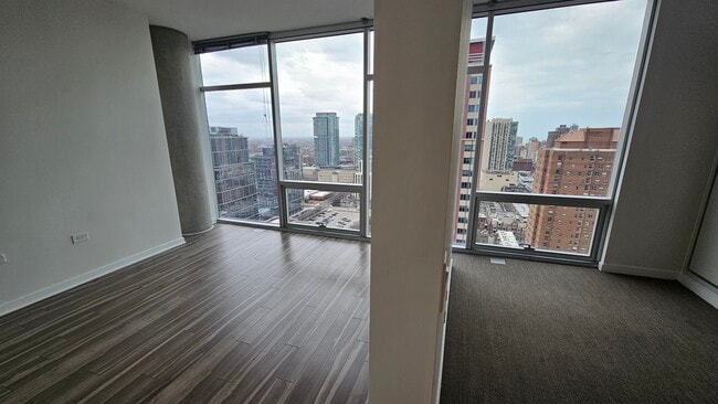 128 W Chicago Ave in Chicago, IL - Building Photo - Building Photo