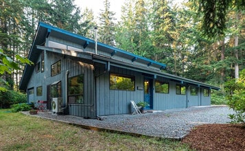 901 NE 9th St in Coupeville, WA - Building Photo - Building Photo