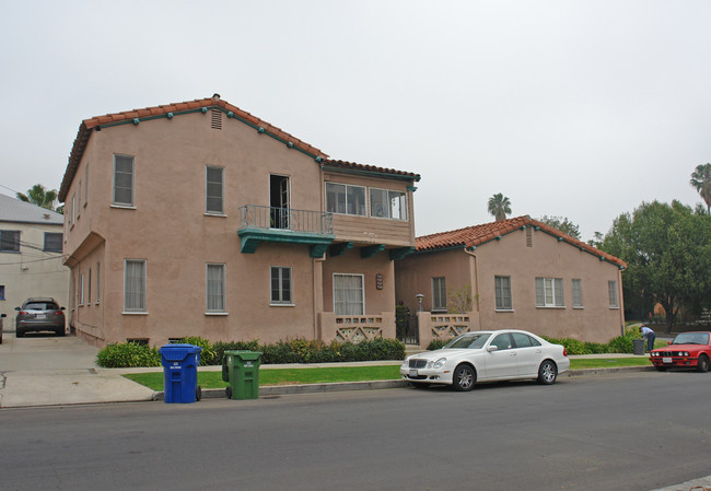 501-503 N Gardner St in Los Angeles, CA - Building Photo - Building Photo