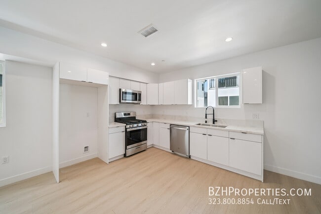 5655 Case Ave in Los Angeles, CA - Building Photo - Building Photo