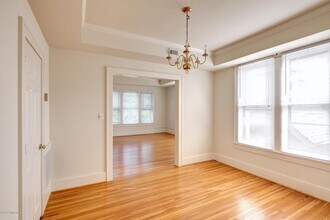 2120 Douglass Blvd in Louisville, KY - Building Photo - Building Photo