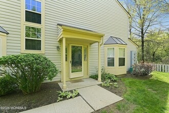 5 Whistler Dr in Freehold, NJ - Building Photo - Building Photo