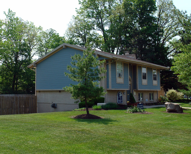 University Woods Apartments in Fairborn, OH - Foto de edificio - Building Photo