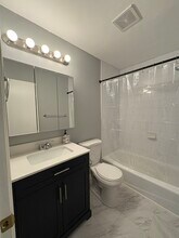 17 Essex Ct, Unit 17 in Brookfield, CT - Building Photo - Building Photo