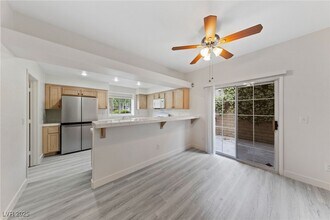 9294 Horizon Vista Ln in Las Vegas, NV - Building Photo - Building Photo