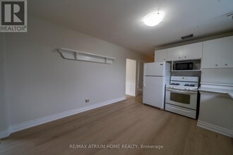 6 Keewatin St S in Oshawa, ON - Building Photo - Building Photo