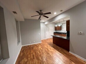 2249 S Bell Ave, Unit 1R in Chicago, IL - Building Photo - Building Photo